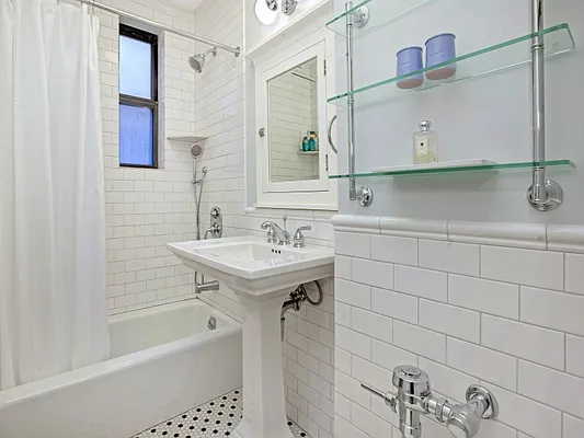 Sold by Sotheby's International Realty | media 15