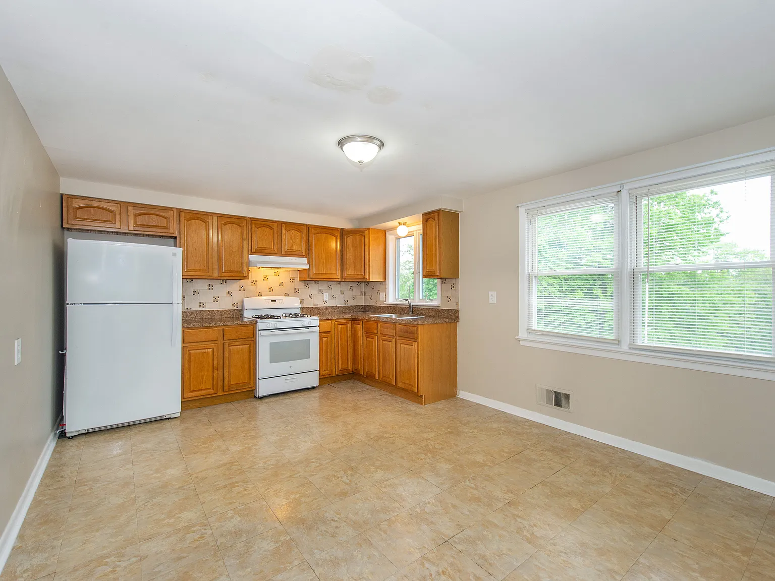 2 bed, $2,350 — Photo 3