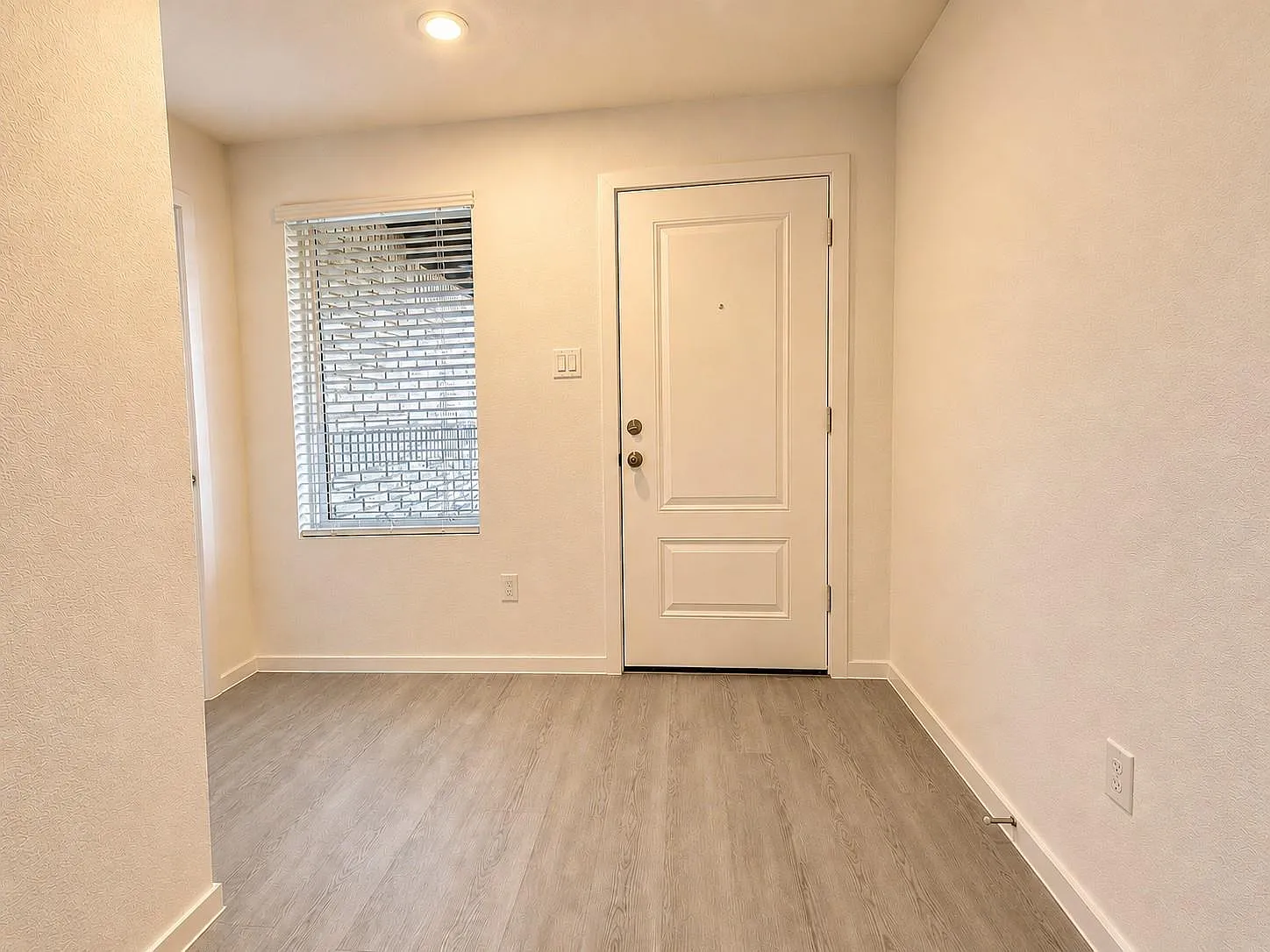 4 bed, 2.0 bath, 1607 sqft, $1,600 — Photo 3