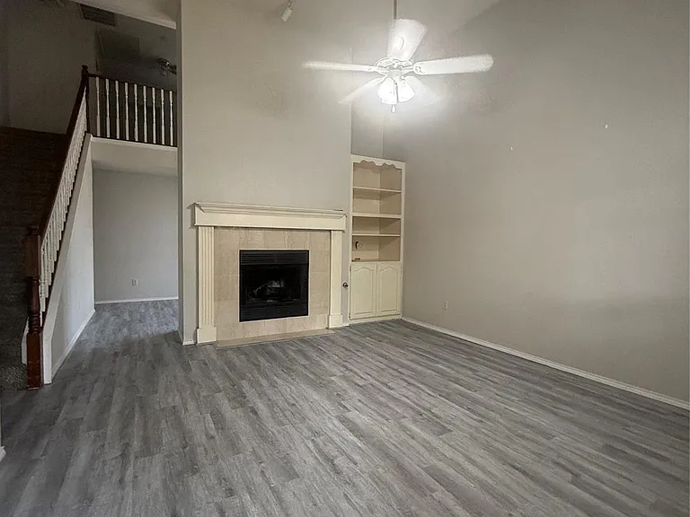 533 Raintree Cir — Photo 3