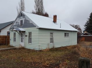 216 Center St, Halfway, OR 97834