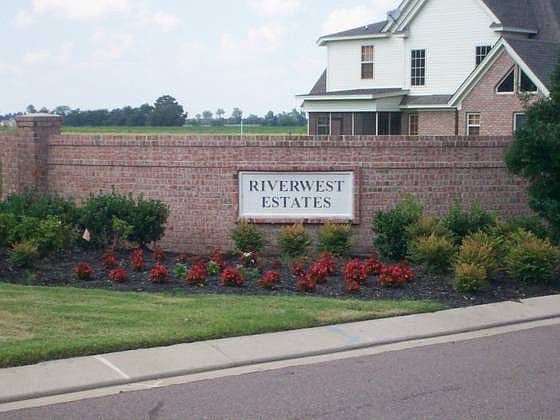 1st image of 646 River West Cir