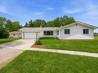 70 Mary Lane Ct, Crystal Lake, IL 60014