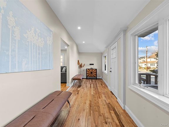 3rd image of 2858 Cherry Court
