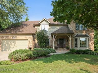 1061 Gallant Ct, Wheaton, IL 60187