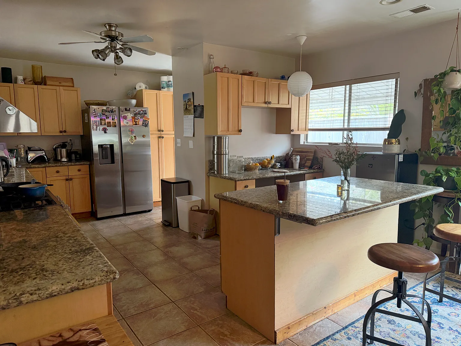 4 bed, 2200 sqft, $1,150 — Photo 2
