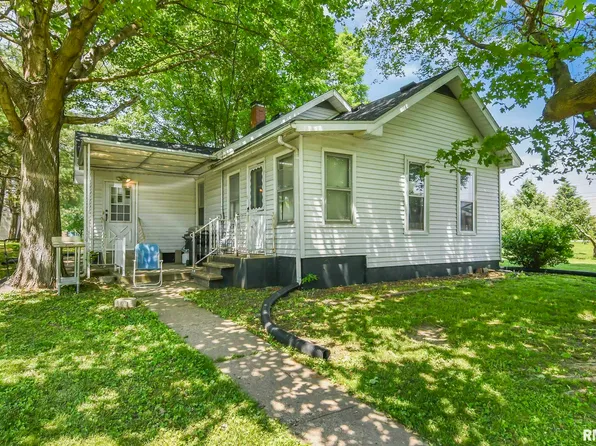 106 2nd St, Cantrall, IL 62625
