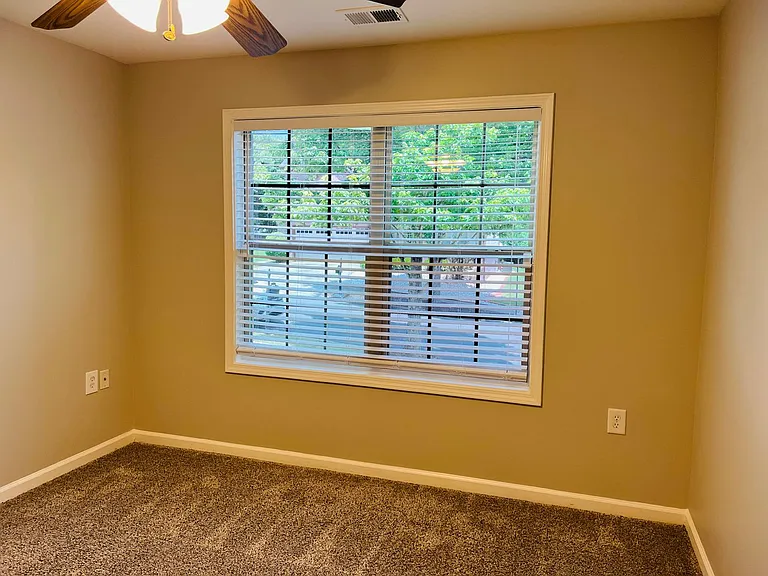 5750 Crest Hill Dr — Photo 28
