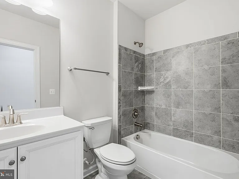 45208 Lettermore Sq — Photo 24