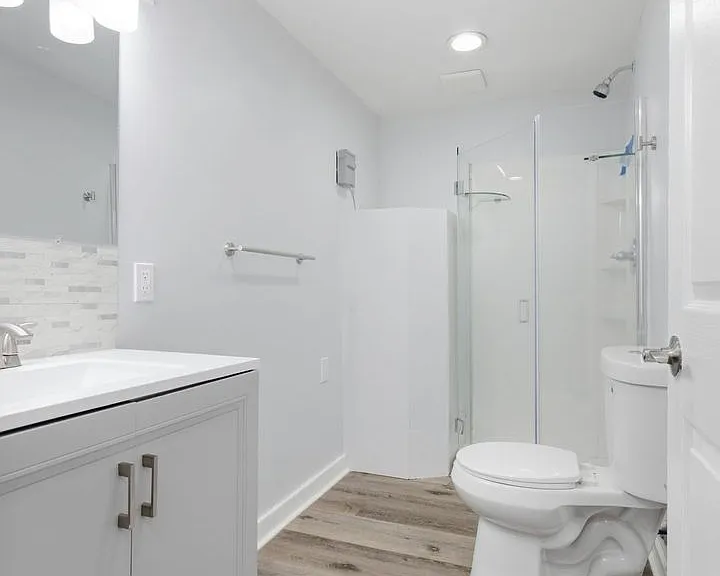 2336 Clifton Ave — Photo 14