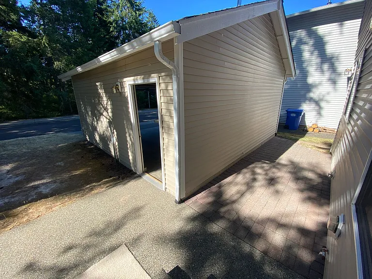 1253 Griggs St — Photo 14