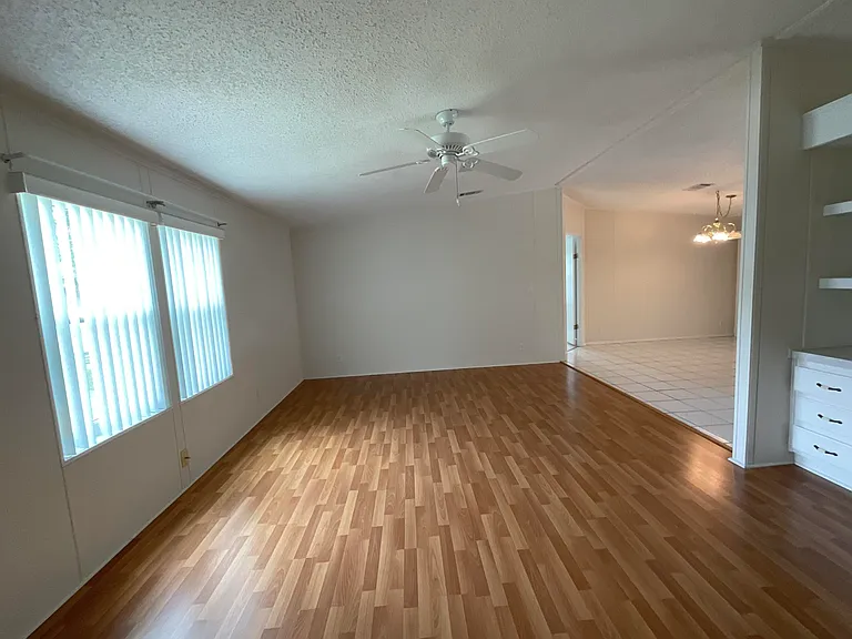 827 Sunglow St — Photo 14