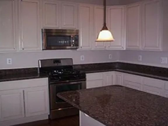 3rd image of 168 E Meadow Dr