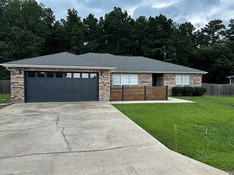 6102 Fagan Cir — Photo 1