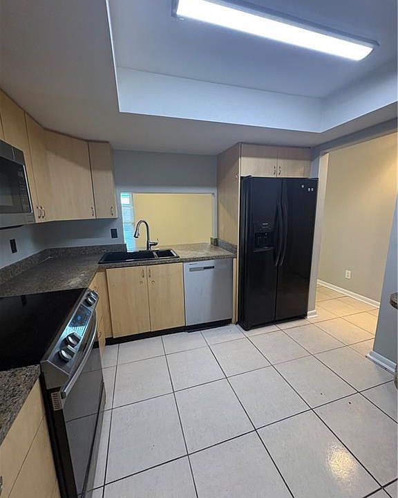 2nd image of 610 SE 46th St #610