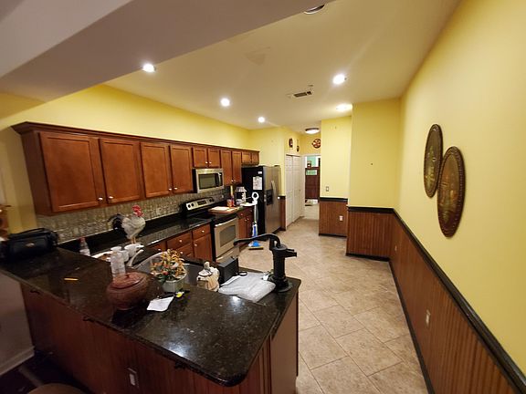 3rd image of 8831 Parkview Oaks Cir