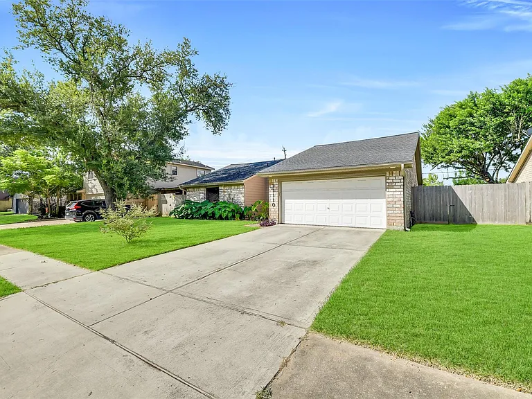 11110 Sagecountry Dr — Photo 3