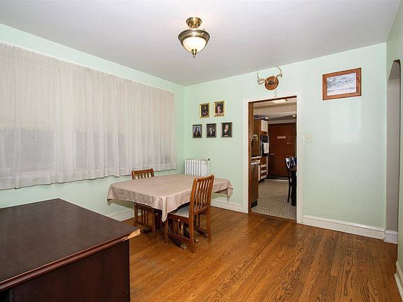 3rd image of 5848 N Rockwell St