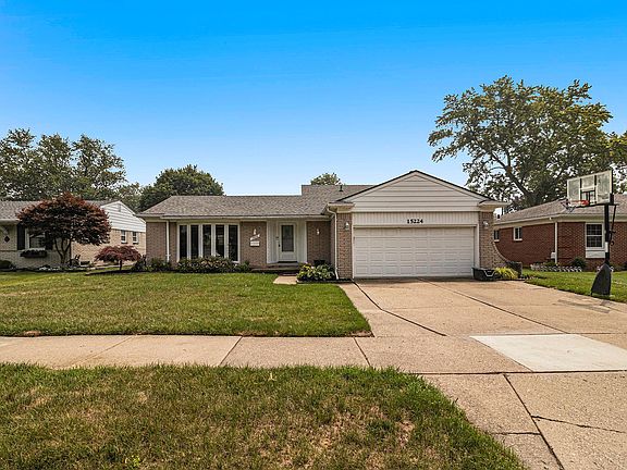 2nd image of 15224 Thornridge Dr