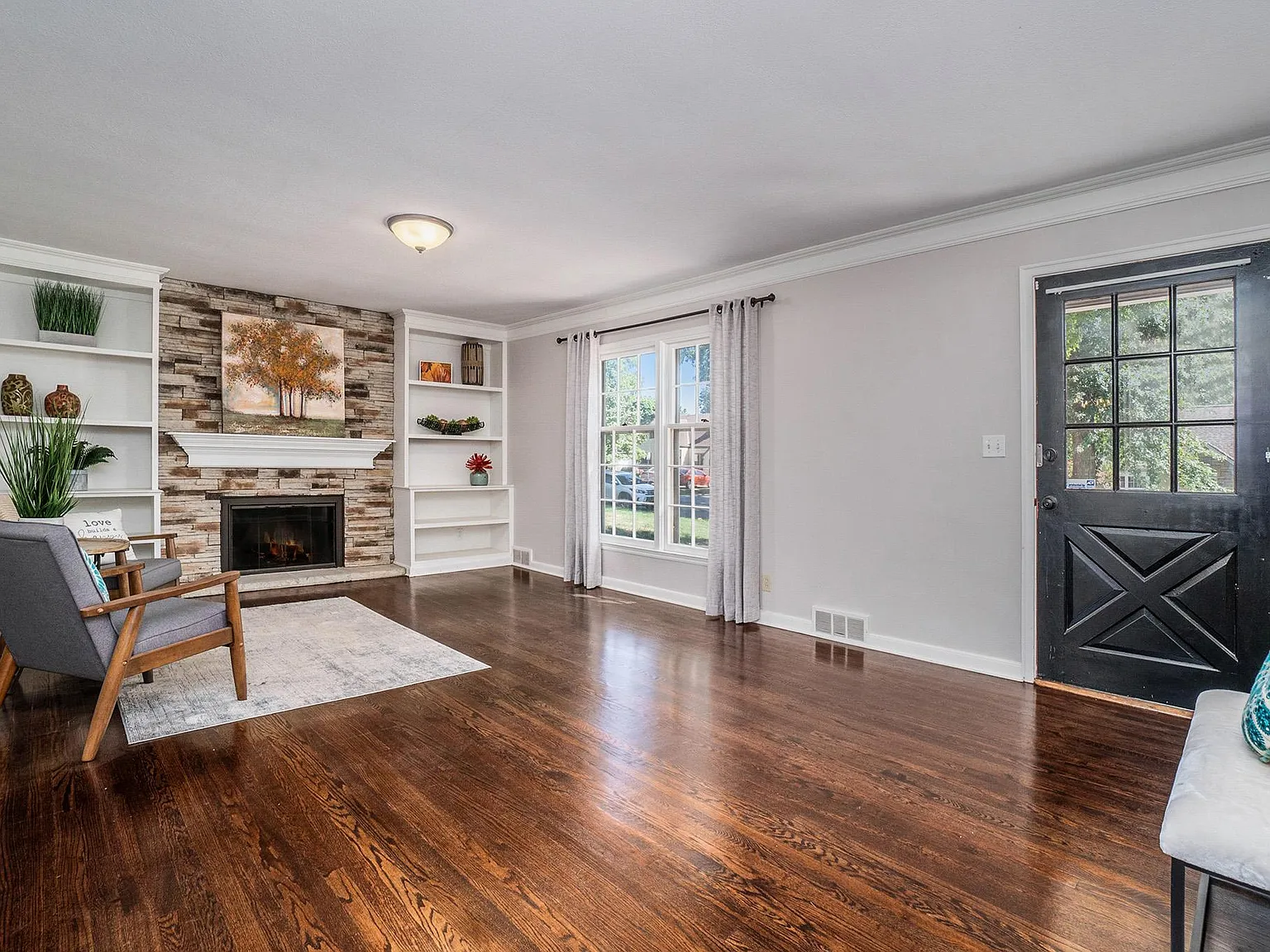 3 bed, 1977 sqft, $3,000 — Photo 4