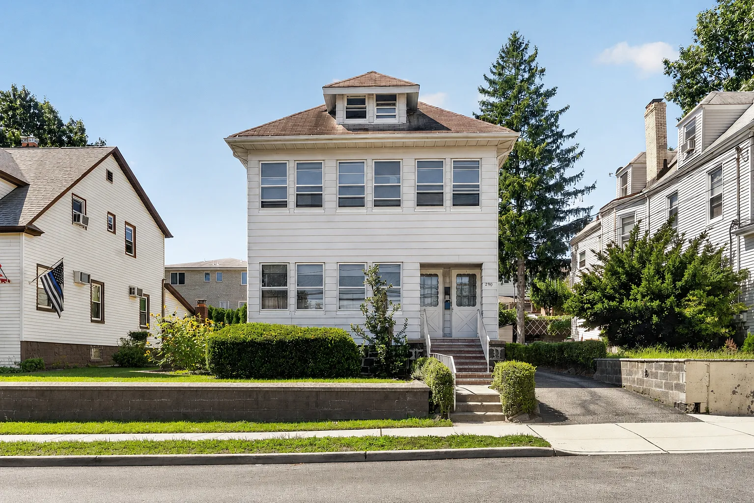 3 bed, $2,700 — Photo 1