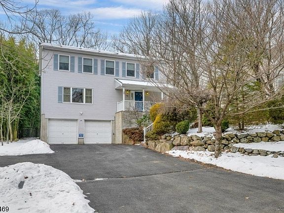 3rd image of 40 White Meadow Rd