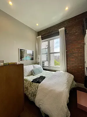 Rented by Douglas Elliman | media 7