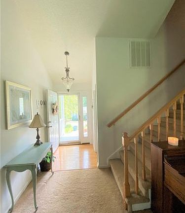 3rd image of 202 S River Glen Dr