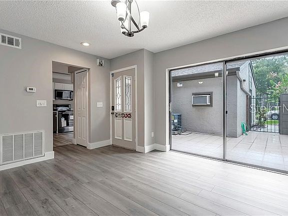 4th image of 1205 Winterberry Ln