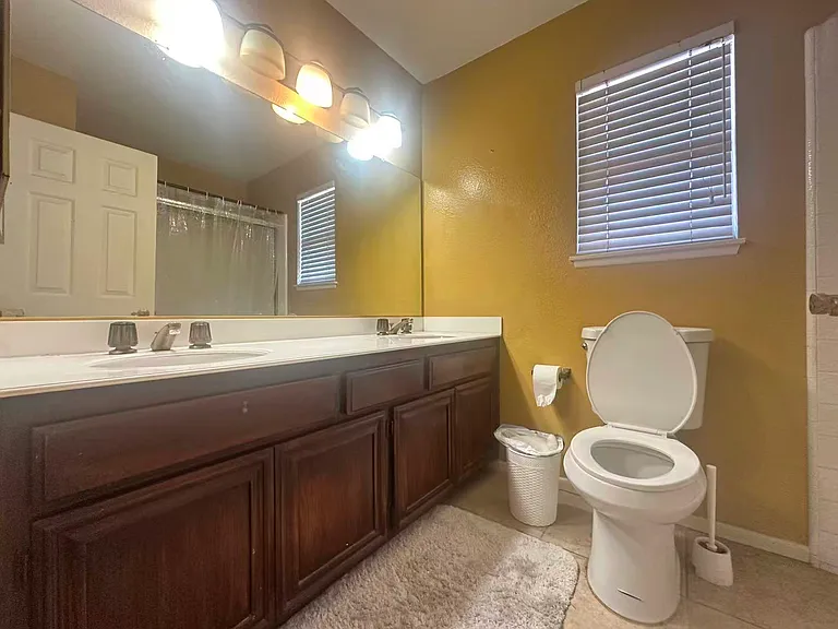 2210 S Autumn Ln — Photo 8