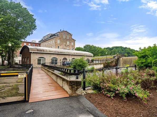 7 S Stone Mill Dr APT 514, Dedham, MA 02026