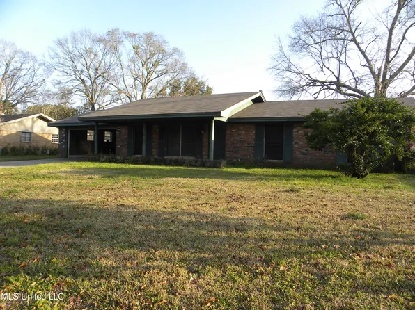2507 Parkway Rd, Biloxi, MS 39531