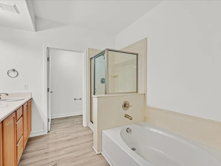 825 Canterra St #1059 — Photo 11