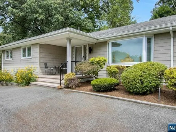 104 Alpine Ter, Hillsdale, NJ 07642