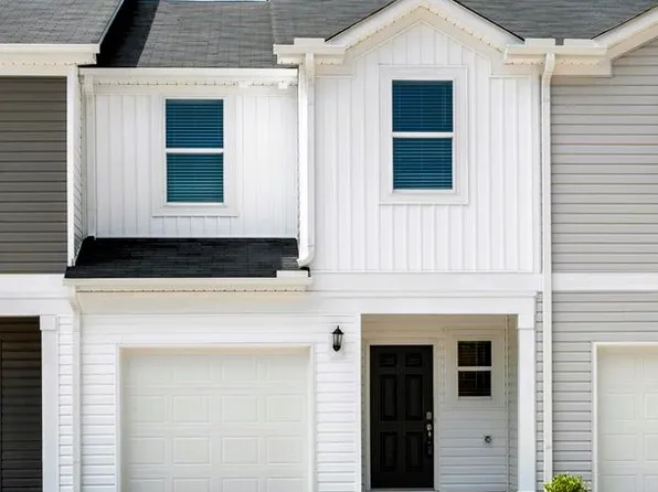 821 Ernest Ln, Lyman, SC 29365