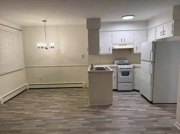 107 Port Sheldon St SW, Grandville, MI 49418