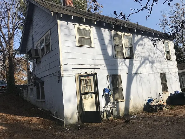 652 Auburn Ave #B — Photo 2