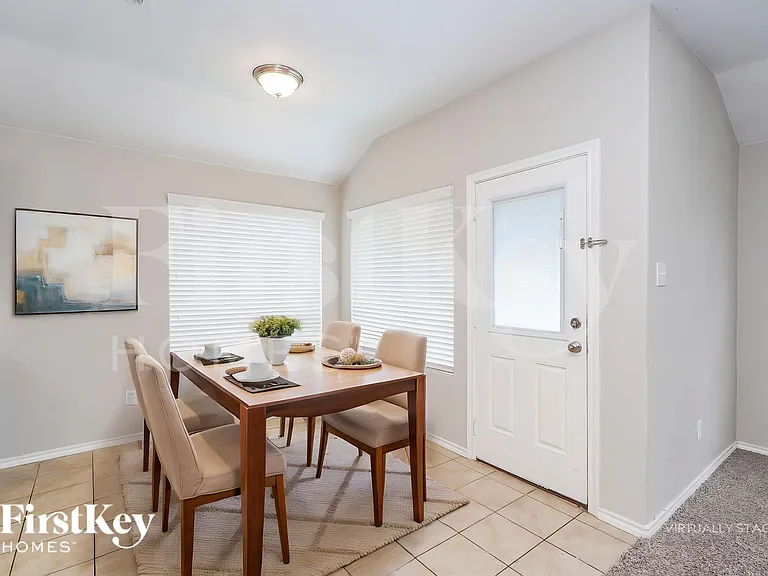 303 Preakness Ln — Photo 7