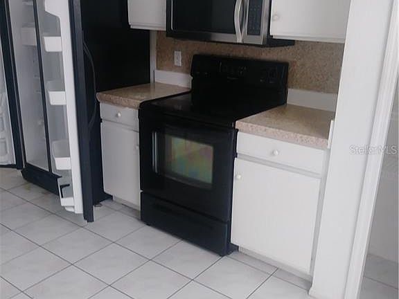 3rd image of 147 Dahlia Village Cir