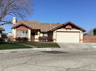 1755 W Avenue K11, Lancaster, CA 93534