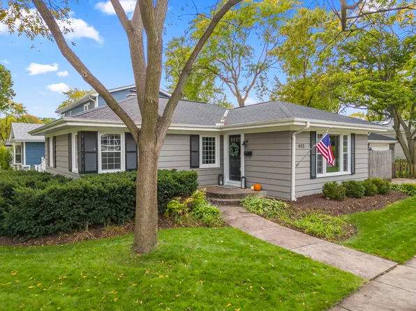 402 Byron Ct, Wheaton, IL 60187