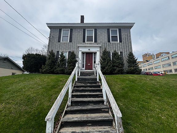 2nd image of 336 Broadway