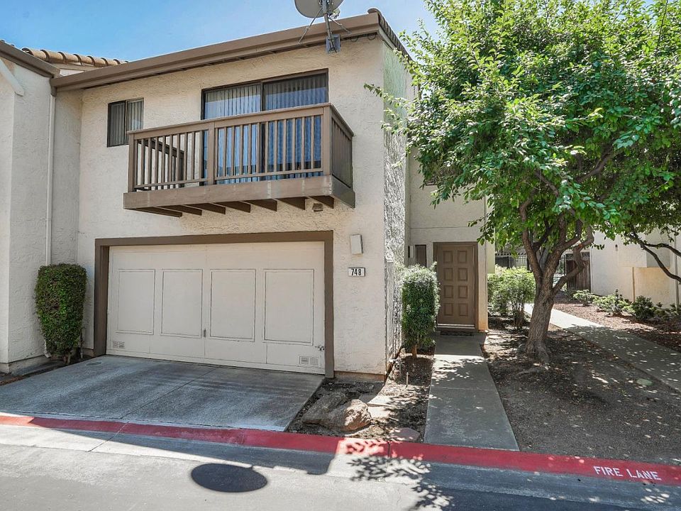 1st image of 748 Williamsburg Way