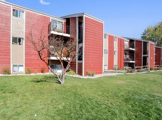 Sun Ridge Apartments, Englewood, CO 80110
