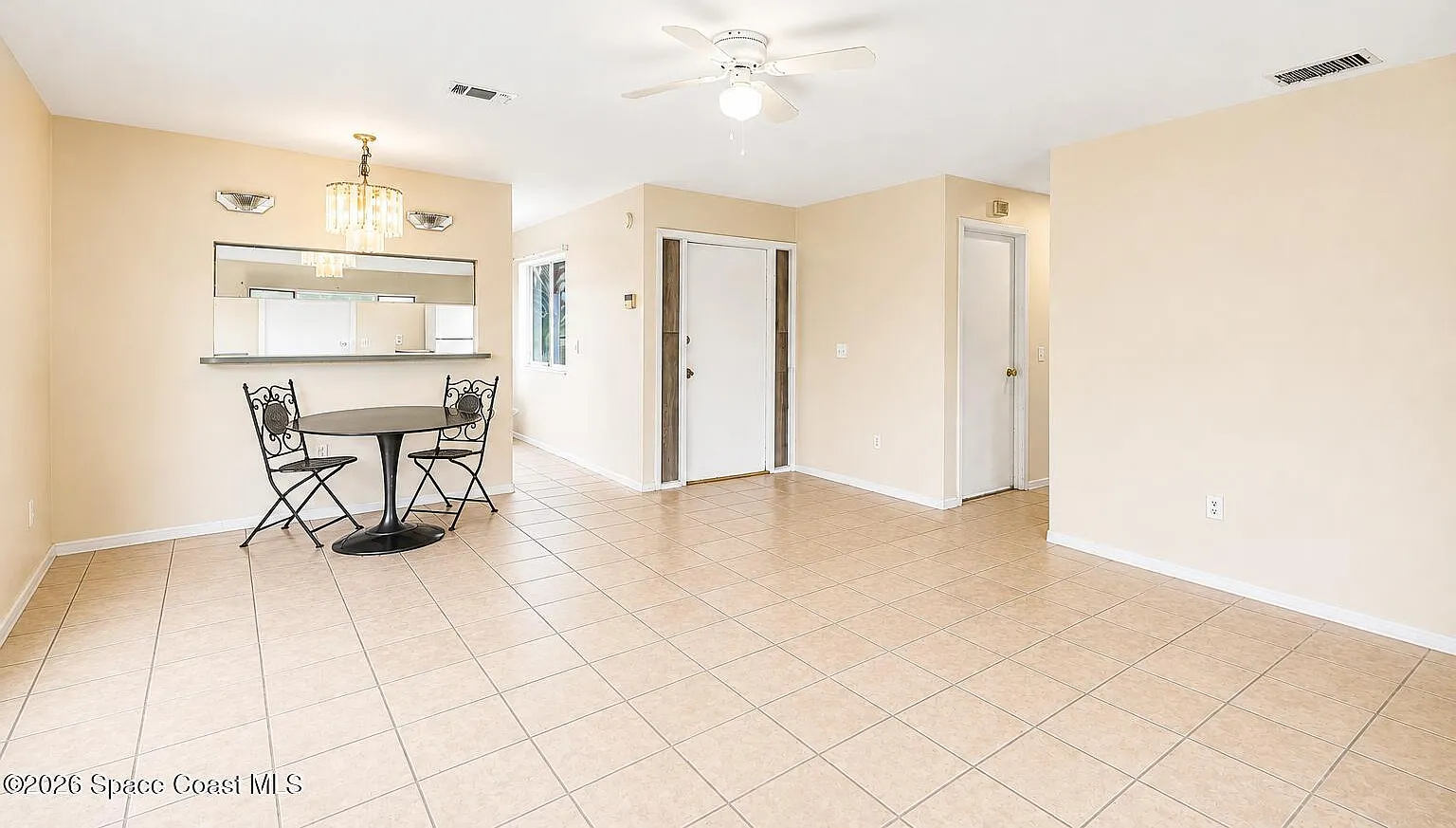 3 bed, 2.0 bath, 1329 sqft, $1,800 — Photo 3