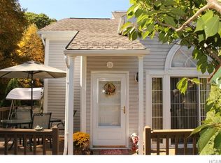16 Pembrooke Ct, Putnam Valley, NY 10579