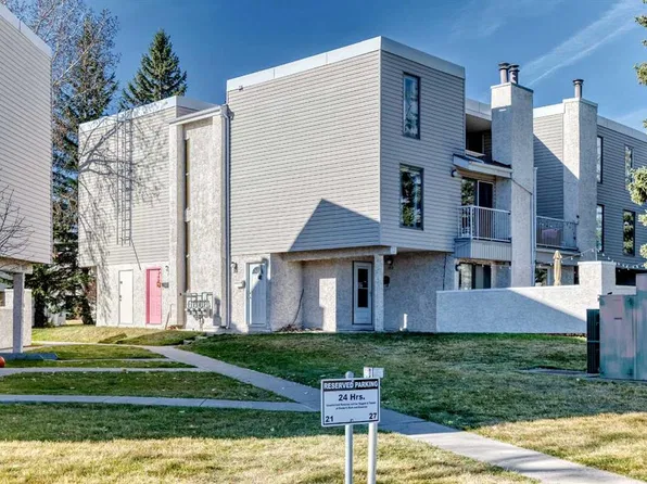 3500 N Varsity Dr NW #201, Calgary, AB T2L 1Y3