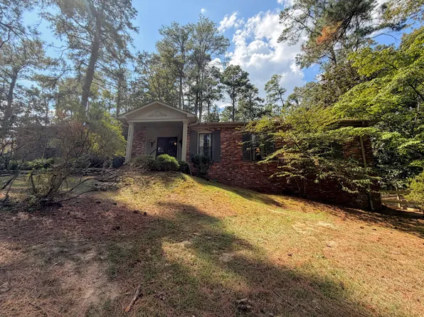 1319 Pinecrest Dr, Tupelo, MS 38804