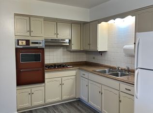 7015 W Gunnison St APT 2D, Harwood Heights, IL 60706