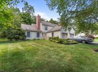 78 Commonwealth Dr, Basking Ridge, NJ 07920
